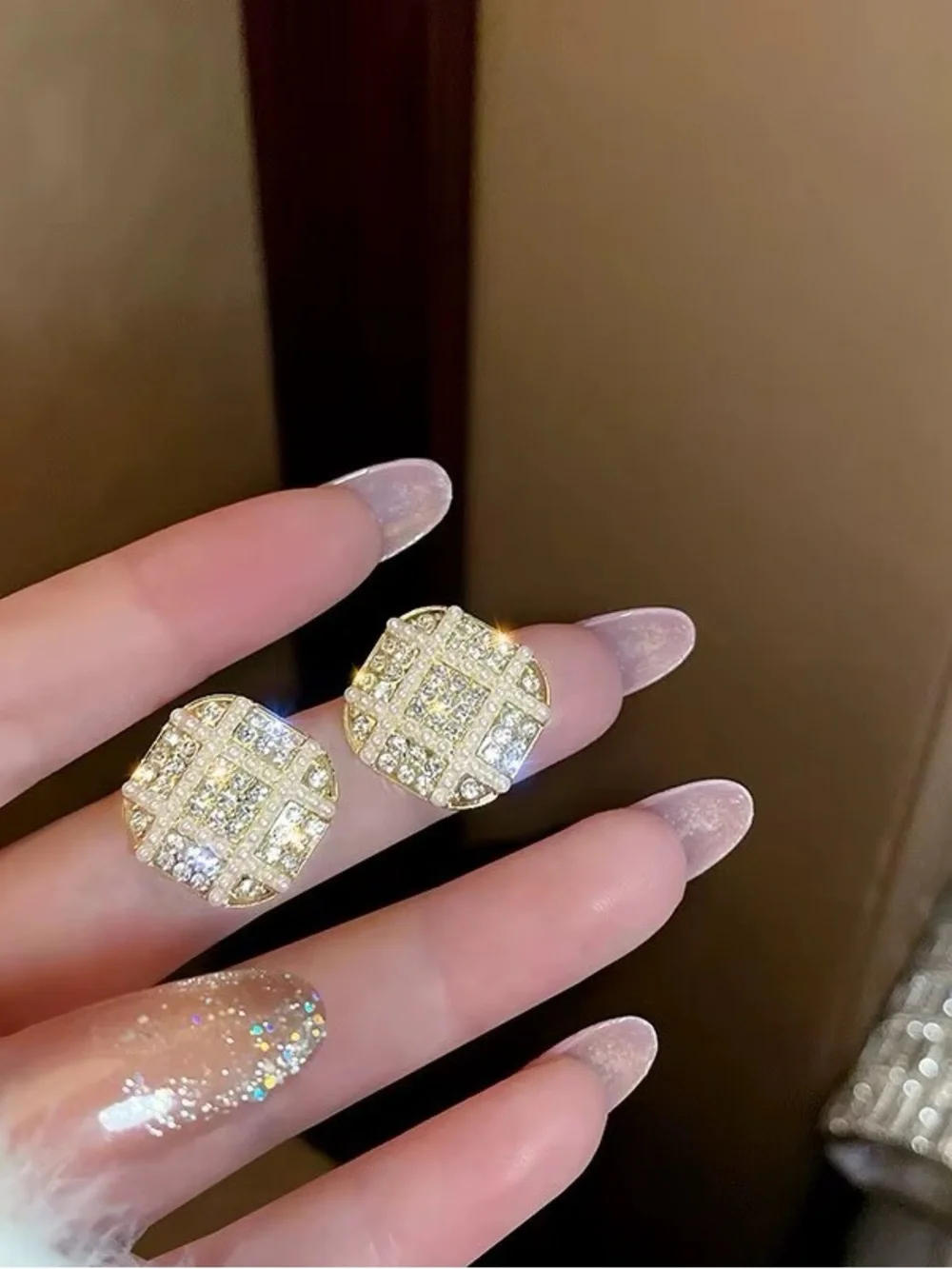 *** High Quality Gold Crystal Pavé Round Stud Earrings - Elegant Women's Jewelry
